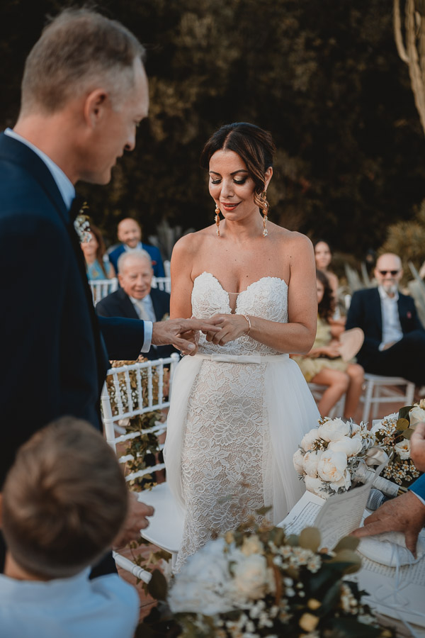 Scambio delle Fedi durante il Matrimonio alla Torre di Scopello