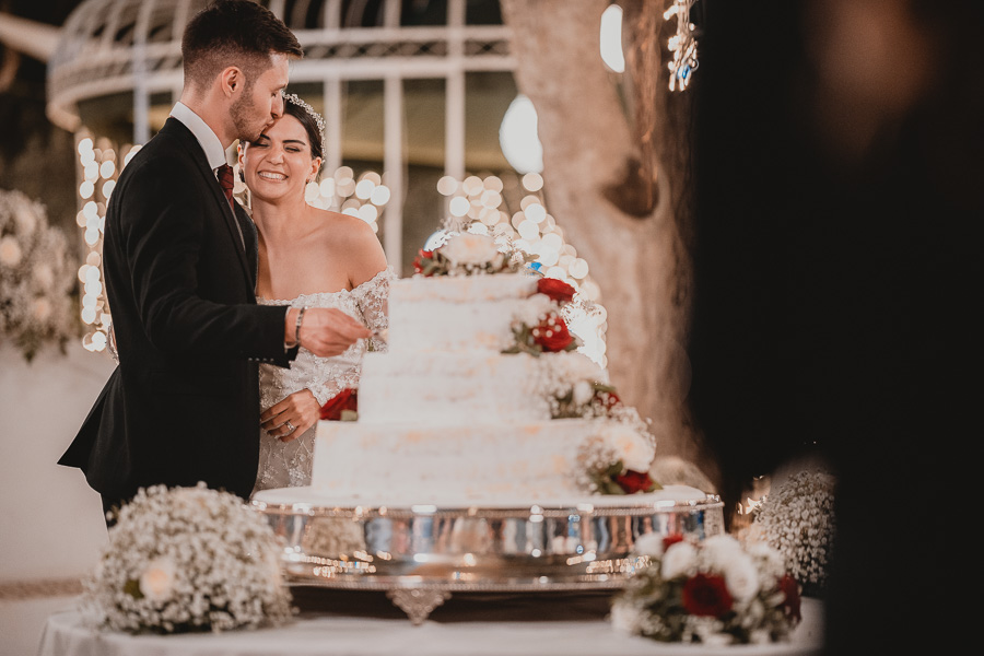 Taglio della Torta Nuziale durante un Matrimonio alla Villa Favorita di Marsala 